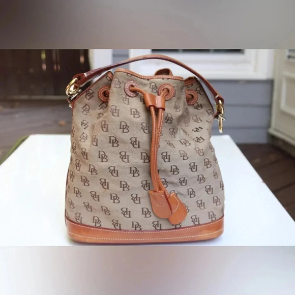 Vintage Dooney & Bourke drawstring bag - Picture 12 of 16